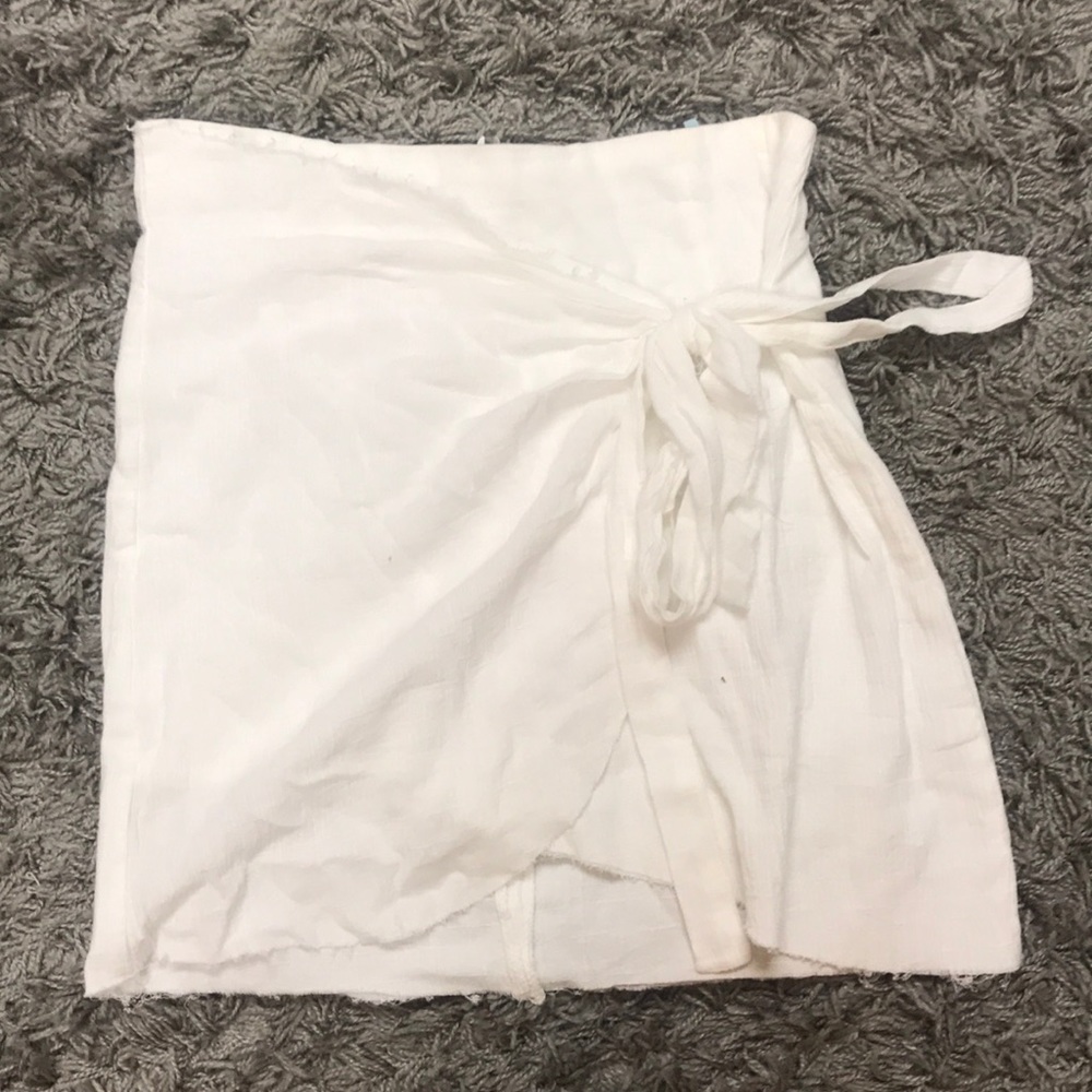 White mini skirt LF